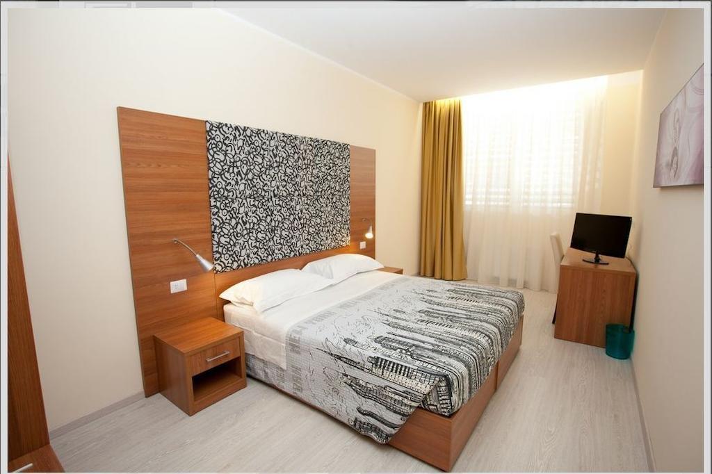 Hotel Elys Pieve Emanuele Zewnętrze zdjęcie